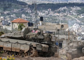 ISRAEL anuncia que se queda con el sur de Damasco (Siria) y envía tanques a Cisjordiana (Palestina)