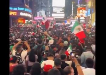 Emigrantes responden con movilización en Times Square (Nueva York)