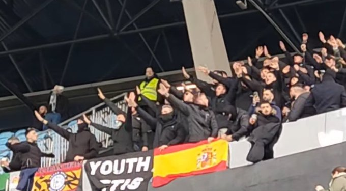 Nazis en el estadio
