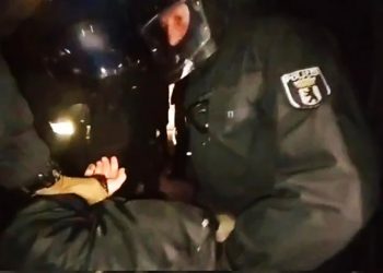 ALEMANIA. La policía reprimió brutalmente a mujeres pro palestina en una manifestación por el 8M