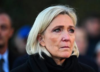 FRANCIA. Prisión, inhabilitación y multa para Le Pen por desviar (robar) fondos del Parlamento europeo