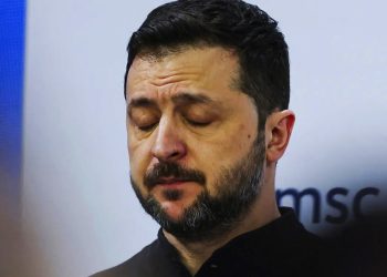 Zelenski vuelve a echarse a los brazos de E.EUU. dejando a la UE en el más grande de los ridículos