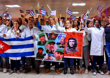 HENRIK HERNANDEZ. Médicos cubanos: Héroes de la Salud, no Esclavos