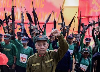 FILIPINAS. Al menos 100 guerrilleros comunistas se enfrentaron al ejército y derriban un caza
