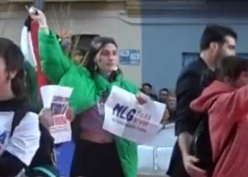 Escrache a la «alfombra roja» del Festival de Cine de Málaga (Observen los nervios de los organizadores)