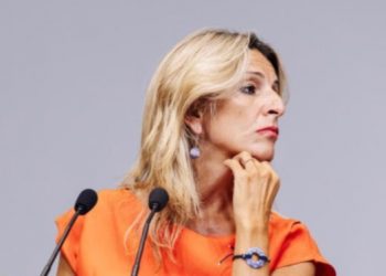 Una asistente a la Asamblea de Sumar intenta un escrache preguntando por Errejón