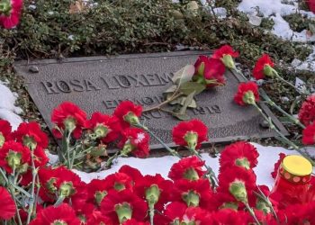 Fascistas vandalizan las lápidas de Rosa Luxemburgo, Liebknecht, Ernst Thalmann y otros militantes comunistas