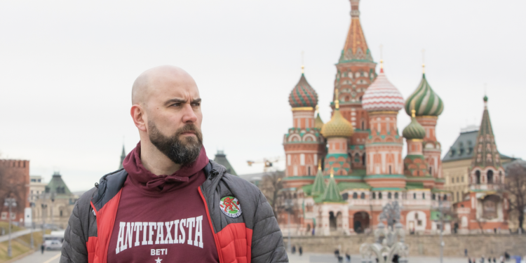 El periodista Pablo González: «Me han atacado por ruso, por vasco, por ser de izquierdas, por no simpatizar con el régimen de Kiev»