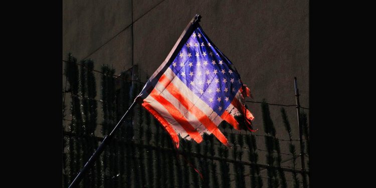 MARCELO COLUSSI. La caída de Estados Unidos