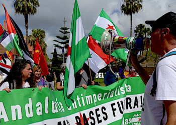 «OTAN no, Bases fuera»; una consigna necesaria que se escuchó en la Marcha a Rota