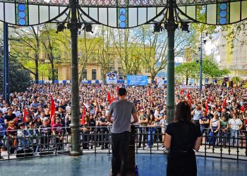 Miles de personas dicen en Donostia NO al negocio de la vivienda