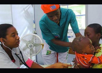 MARCELO COLUSSI. Estados Unidos exporta armas y guerras; Cuba: brigadas médicas