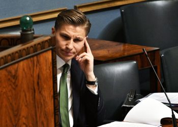 El ministro de Defensa de Finlandia en pleno delirio (vídeo)