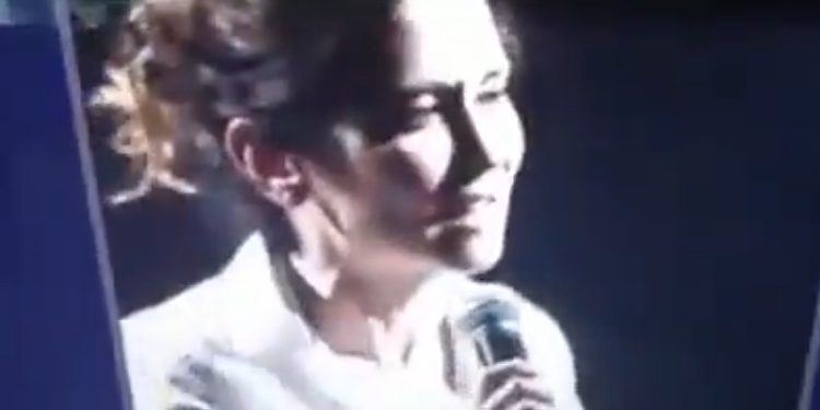 Observen este breve video de Ayuso en Ecuador y juzguen ustedes mismos su estado