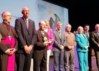 Dirigente del PP carga contra el Alcalde de Zamora (IU) porque no le gusta el «outfit» con el que fue al Pregón de la SS