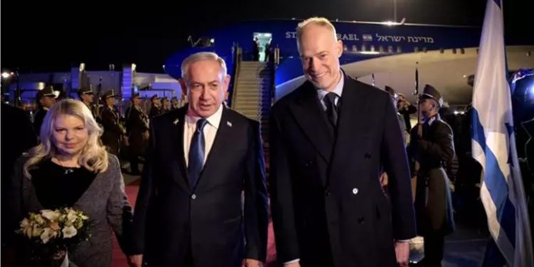 U.E. Aquí lo tienen, el genocida Netanyahu llegando con total impunidad a un país de la U.E