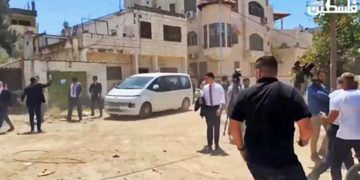 PALESTINA. Soldados israelíes abren fuego contra una delegación diplomática que incluía a España