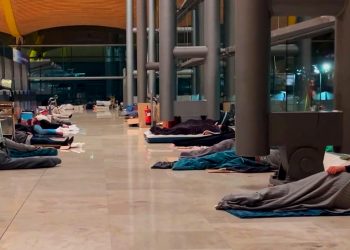 Cuando el problema es que personas sin hogar se refugien en el aeropuerto y no que vivan en la calle