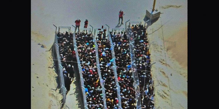 Analista palestino desmiente las falacias sionistas acerca de la “ayuda humanitaria” en Gaza