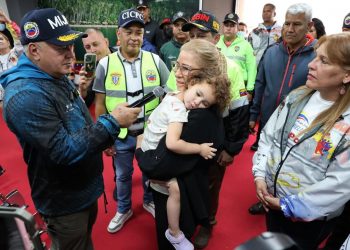 VENEZUELA. La diplomacia bolivariana logra el retorno de la niña Maikelys secuestrada por EE.UU.