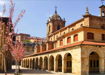 La Iglesia intentó desalojar de manera ilegal (y burda) a una familia en Legazpia