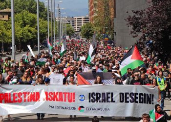 Miles de personas secundaron en Iruñea la convocatoria de Palestinarekin Elkartasuna