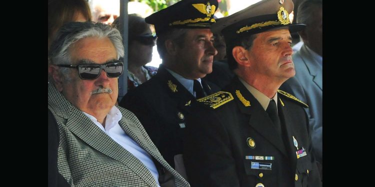 Carlos Aznárez: “Mujica fue un traidor a sus compañeros”