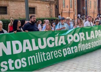 Imágenes de la manifestación en Sevilla contra el rearme y la guerra