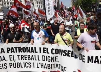 Una manifestación de miles de personas puso el colofón a la Huelga General en la Comunidad valenciana