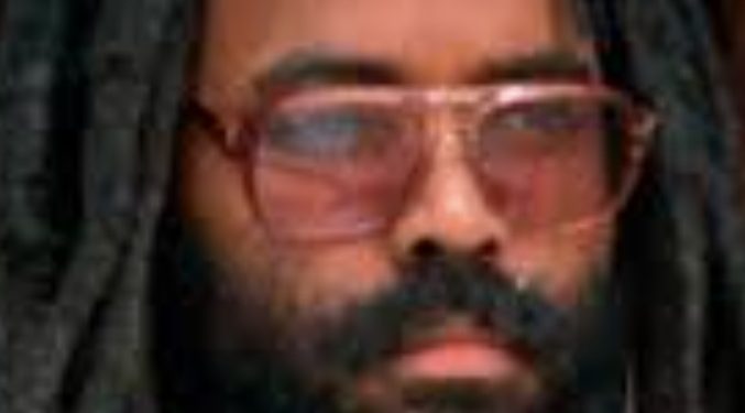 EE.UU. La Justicia no admite recursos y el preso político Mumia Abu Jamal seguirá preso tras 43 años en la cárcel