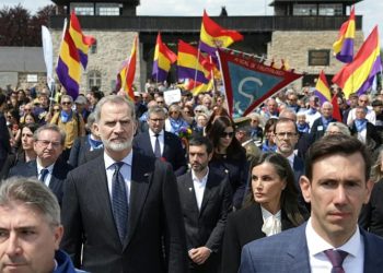 Gritos de «Viva la república» y «España mañana será republicana» en la visita de los borbones al campo de exterminio de Mauthausen