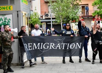 Grupos fascistas auspiciados por Vox se disfrazan de movimiento vecinal y toman la calle en Mataró