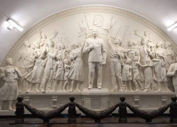 Moscú inaugura un monumento a Stalin en la estación de metro de Taganskaya