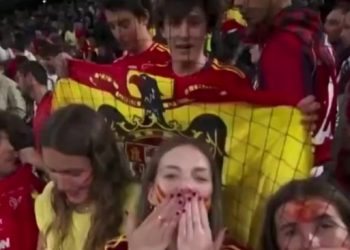 ¿Quién es el fascista que enseñó ayer en Múnich la bandera con el águila?