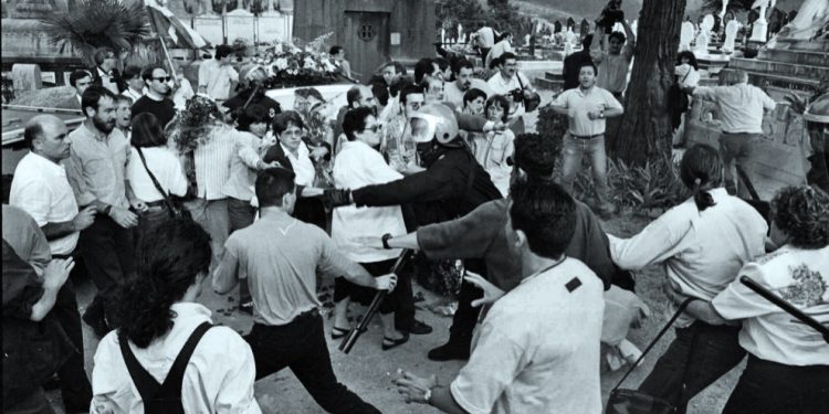 Hace 30 años pasó esto en el cementerio de Tolosa, con la Ertzaintza como salvaje protagonista