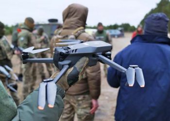 ANDREA ZHOK. Para aquellos que están celebrando con la bandera ucraniana…