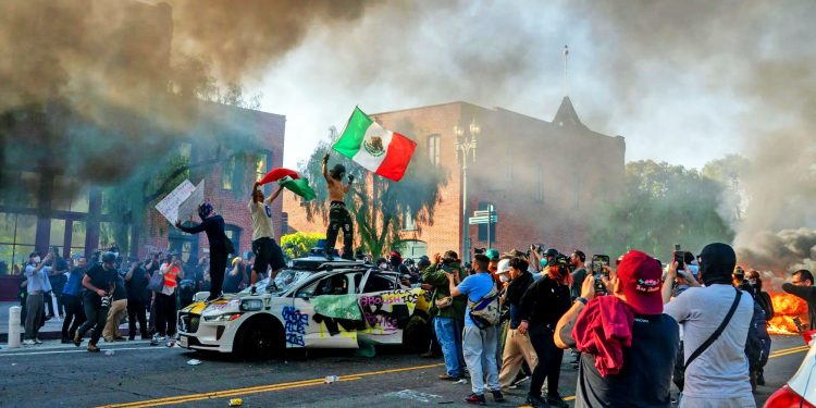 FRANCO VIELMA. Militarización y crisis constitucional en Estados Unidos