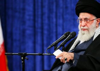 IRÁN. Jameneí felicita al pueblo por la victoria y expresa que “el régimen sionista fue casi derribado y aplastado”