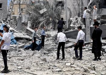 Irán/Israel: La diferencia entre arraigo y desarraigo/Colonos huyen hacia Chipre de los bombardeos iraníes