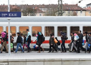 La expulsión de emigrantes y refugiados no solo es cosa de Trump, el gobierno de Alemania no se queda atrás