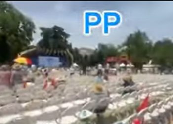 Observen la imagen, se trata de un mitin de Feijóo (PP). Un fracaso colosal