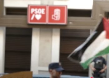 Manifestación por Palestina en la sede del PSOE (Video)
