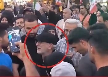 IRÁN. Miles de personas celebran en Teherán con la presencia del Comandante en Jefe Esmail Qaani, dado por asesinado en Israel