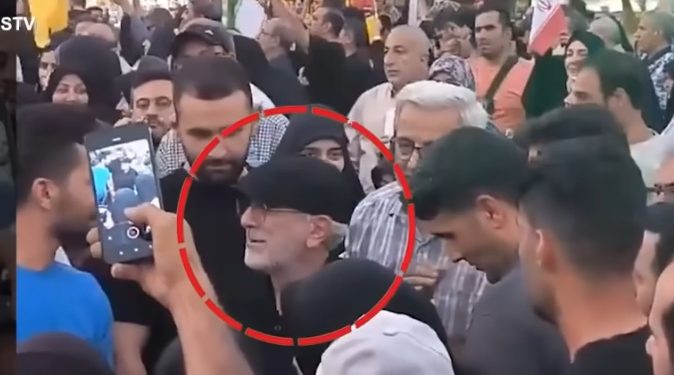 IRÁN. Miles de personas celebran en Teherán con la presencia del Comandante en Jefe Esmail Qaani, dado por asesinado en Israel