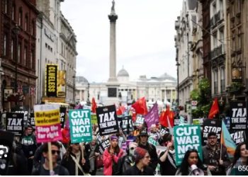 INGLATERRA. Decenas de miles de personas se manifiestan en Londres contra la austeridad y los recortes del gobierno de «centro-izquierda»