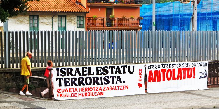 Reportaje fotográfico: Propaganda política del Movimiento Socialista de Euskal Herria