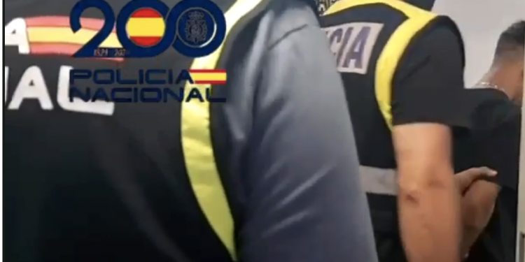 Huelga del Metal Cádiz. Policías encapuchados detienen y se llevan a comisaría a un joven en Puerto Real.