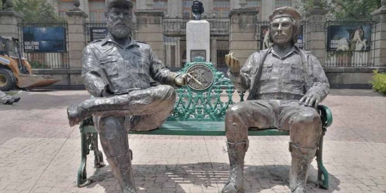 MÉXICO. Retiran las estatuas de Fidel y el Che del barrio Tabacalera