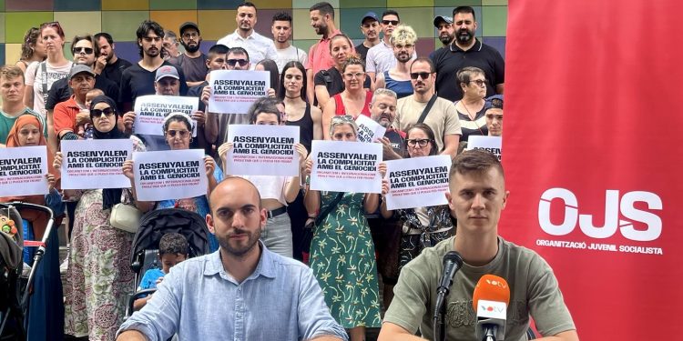 Acusan a dos militantes de la OJS de «daños» y «antisemitismo» por una acción contra Rahola