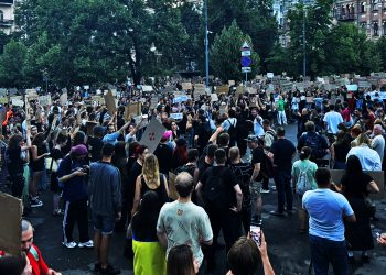 UCRANIA. Miles de personas exigieron la dimisión de Zelenski y el fin del reclutamiento forzoso